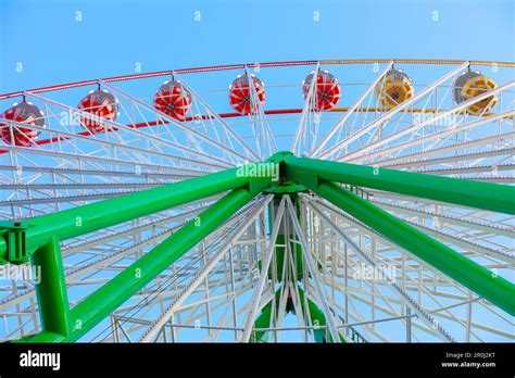 ferris wheel structure amusement park stock photo alamy