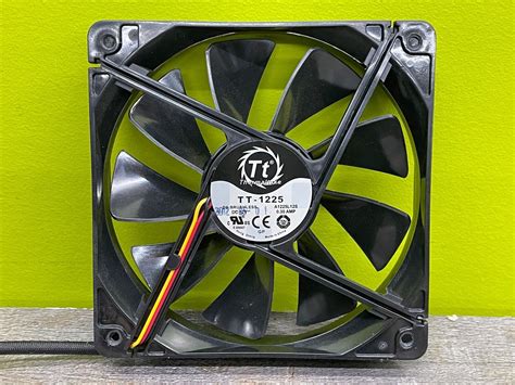 Thermaltake TT-1225 A1225L12S 12025 12V 0.30A Silent Cooling Chassis ...