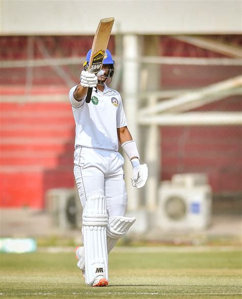 hasan ali turned  final    head   bat