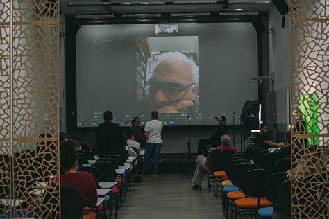 Milton Hatoum Sempre Sonhei A Leitura Dos Meus Livros Pelos