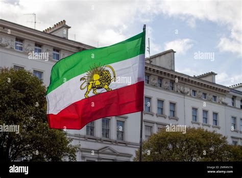 Pre revolution iranian flag hi-res stock photography and images - Alamy