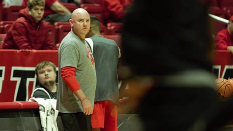 Ball State men's basketball: How much does BSU pay Michael Lewis?