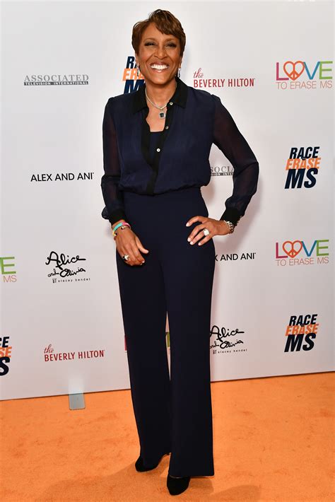 Robin Roberts Transformation: Photos of the TV Host Then and Now