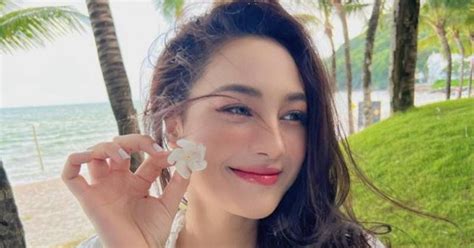 Hot girl Ê Đê gây sốt MXH với nhan sắc lai quyến rũ