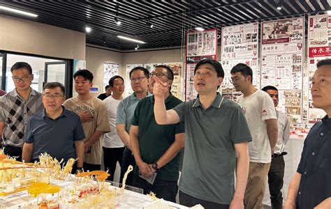 界首市政府相关领导参观我院毕业设计创作展