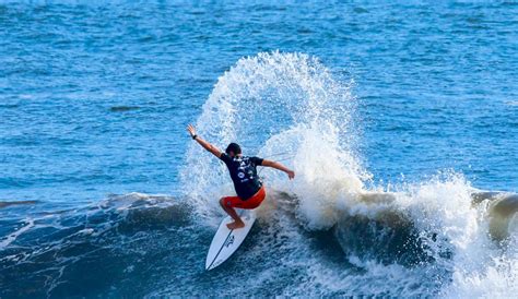 Corona Alas Pro Tour Nicolas brilha na América Latina Waves