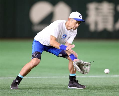 イチロー氏が松坂大輔氏にノック、アップやフリー打撃／写真特集 アマ野球ライブ速報写真ニュース 日刊スポーツ