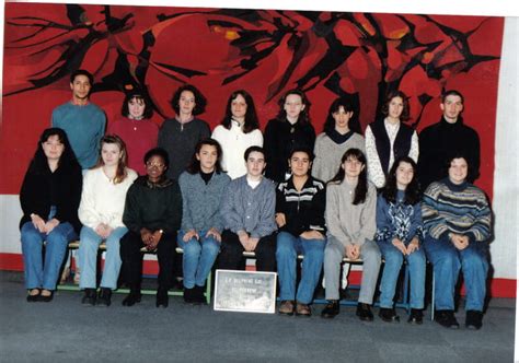 Photo de classe ème Année BEP CAS de Lycée Professionnel Delphine Gay Copains d avant