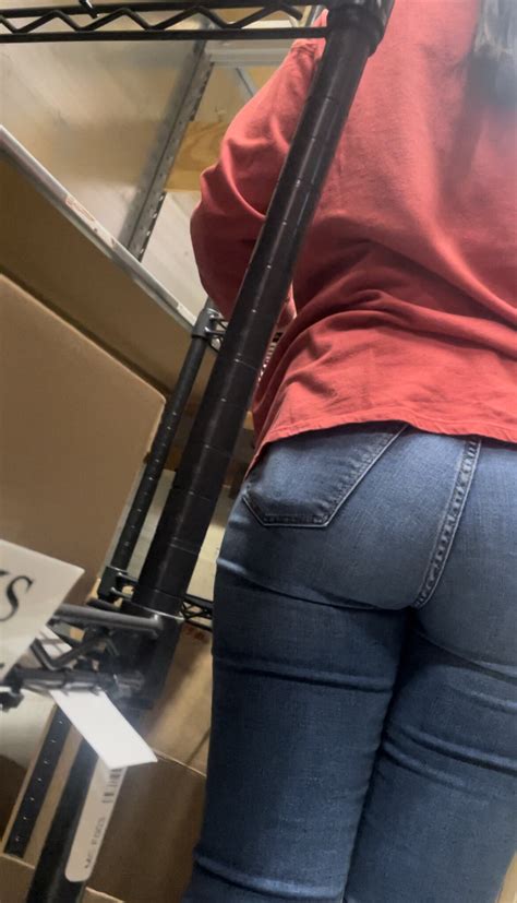 Cute Target Employee Showing Off Her Nice Ass Tight Jeans Forum