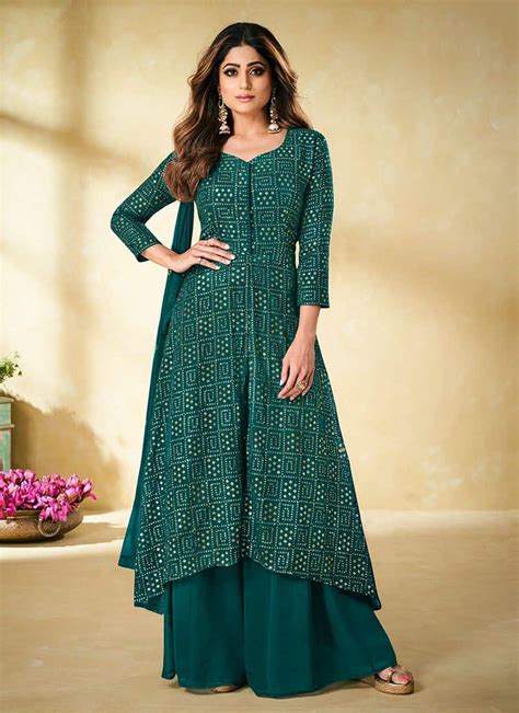 Top 10 Timeless Indian Dress Women Need To Wear