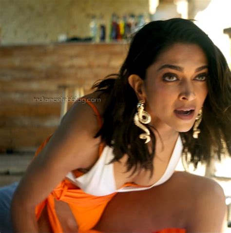 Deepika Padukone Pathaan 29 Bikini Fight Hot Cleavage Hd Photo Indiancelebblog