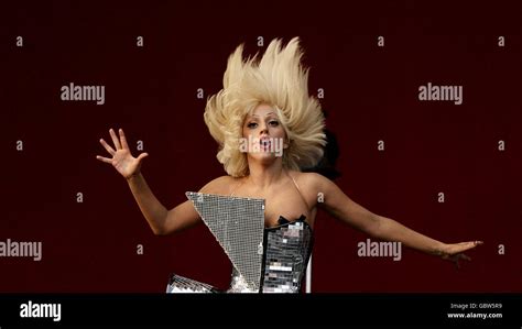 Lady Gaga Glastonbury Hi Res Stock Photography And Images Alamy