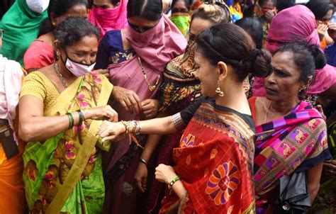 Mumbai Kamathipura Sex Workers Tie Rakhi On The Wrist Of Employees Of A Post Office