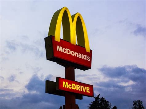 POSLOVI U NEMAČKOJ - Potrebni radnici za rad u McDonald`s-u, Burger ...