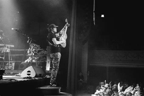 Exploring the unique vocal style of stephen wilson jr today 31