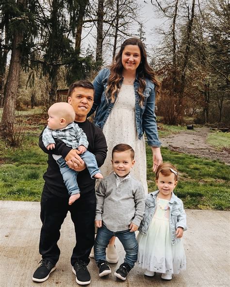 Little People's Tori Roloff says she's 'dying inside' in new post amid