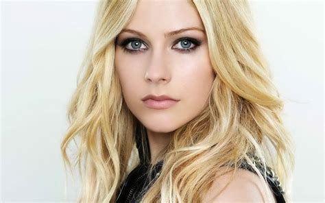 Avril Lavigne Music Women Blonde P Wallpaper Hdwallpaper Desktop Hair Beauty