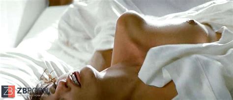 PENELOPE CRUZ BARE ZB Porn