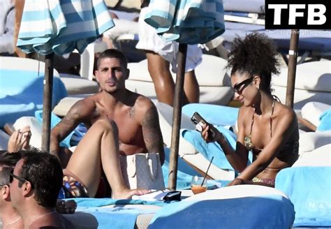 Sexual Prank On The Beach Photos Sex Pics