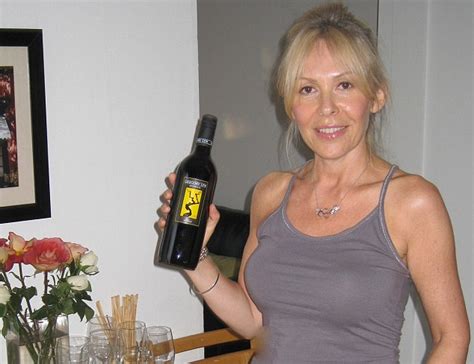 FARK Smoking Hot Year Old Mother Of Two Looks Thanks To Supermarket