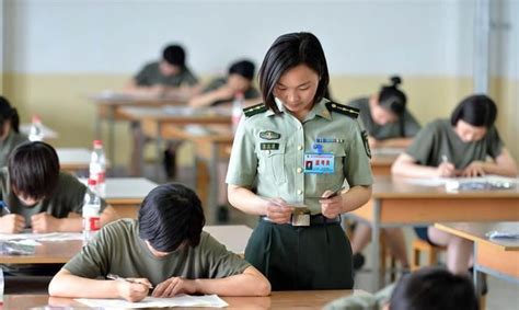 “985、211”大学生和普通高校学生参军入伍，有4大区别考军校部队大学生新浪新闻