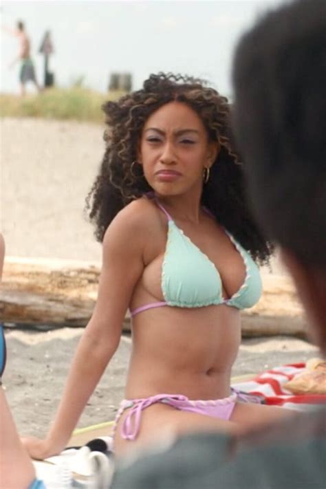 7 Hot Sexy Isabella Summers Bikini Pics