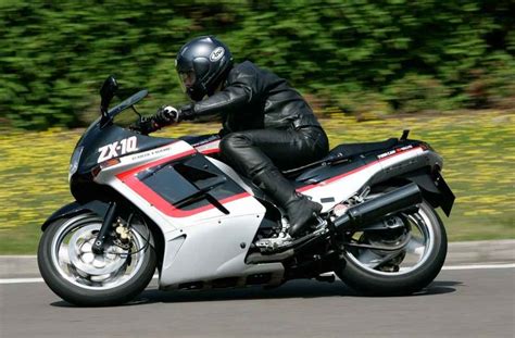 The Unforgettable 1988 Kawasaki ZX-10 | Auto World Journal