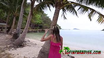 Une blonde russe baisée dur par un homme bien épais XVIDEOS