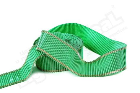 Лента атласная 50мм х 15м, гофрированная с золотой полосой зеленая