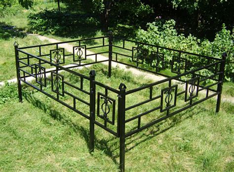 Оградка из труб: чертежи, видео, фото