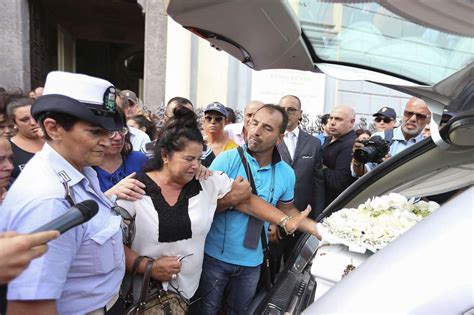 Napoli revenge porn il corpo di Tiziana Cantone sarà riesumato Tgcom24