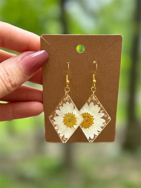 Real Dried Daisy Flower Earrings Resin Dangle Earring Pressed