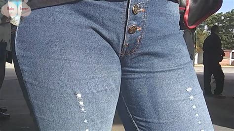 271 Phat Ass Latina W Jeans At The Terminal She Got The Jiggles Tight Jeans Forum