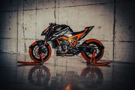 Smash Hit Ktm Super Duke Rr Returns For As A Darker Hyper Naked Beast Autoevolution