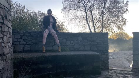 SuzieLove212 Outdoor Pussy Play In The Open ManyVids