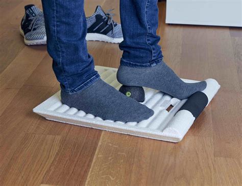 This standing desk mat improves your health and your productivity