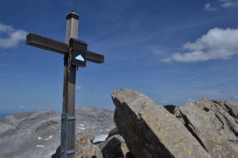 Gipfelkreuz auf dem Bächistock Fotos hikr org