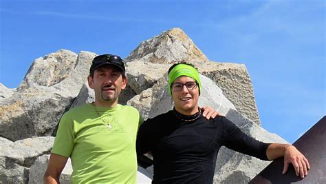 Le Urla Il Dolore Noi A Mani Nude Contro L Orso La Repubblica