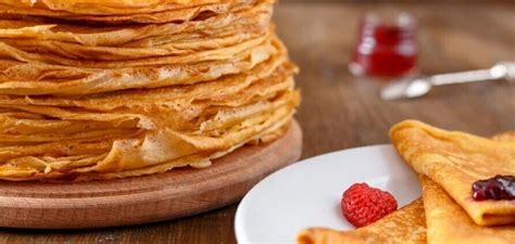 Тонкие блины, которые не рвутся – рецепт | FoodOboz
