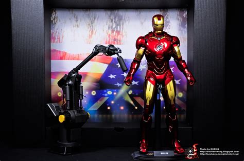My Hot Toys Collection Photography Hot Toys Iron Man Suit Up Gantry With Iron Man Mark Iv