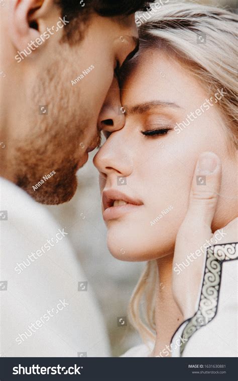 Beautiful Blonde Couple Images Photos Et Images Vectorielles De Stock Shutterstock