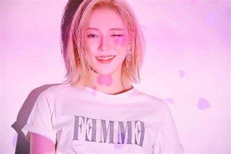 Венди (Red Velvet) опубликовала первый после своего происшествия пост в ...