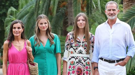 El Posado De La Familia Real En Mallorca Sus Originales Looks Al Detalle