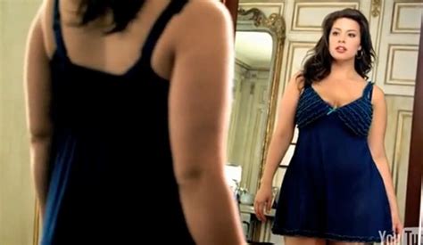 Redes de TV americanas censuram comercial de lingerie plus size Vírgula