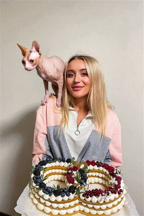 Beautiful Inna Y O From Kiev With Blonde Hair Id Ladadate