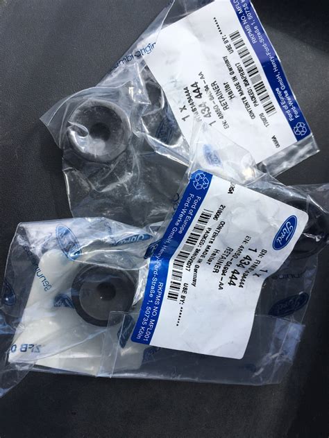 1434444 Клипса декоративной крышки двигателя / Focus-II, C-Max, S-Max ...