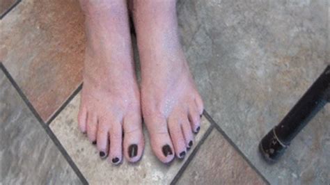 Lucy Red Mature Model Feet Clips4sale