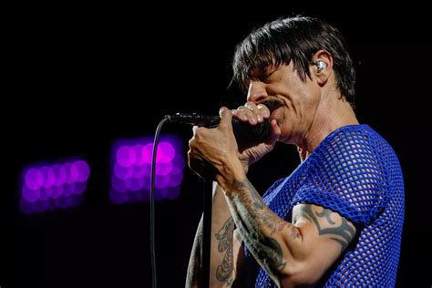 Review Red Hot Chili Peppers At Minute Maid Park Houston Press