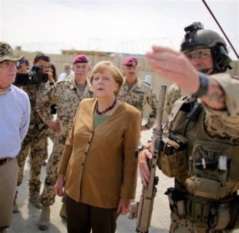 Verteidigung Merkel Mahnt In Afghanistan Fortschritte An Welt