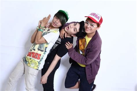 Ngỡ ngàng vẻ đẹp dịu dàng của chàng gay trong bộ váy cưới